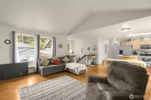 1904 135th St E, Tacoma, WA 98445 - Photo 7