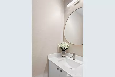 8001 25th Avenue NW, Seattle, WA 98117 - Photo 21