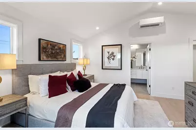 8001 25th Avenue NW, Seattle, WA 98117 - Photo 31