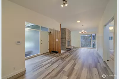 8241 45th Avenue NE, Seattle, WA 98115 - Photo 7