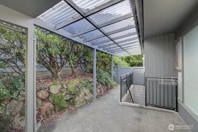 8241 45th Avenue NE, Seattle, WA 98115 - Photo 35