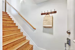 2046 14th Ave W, Seattle, WA 98119 - Photo 3