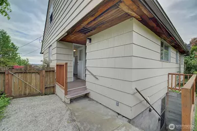 4045 29th Avenue W, Seattle, WA 98199 - Photo 5