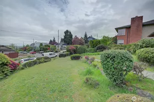 4045 29th Ave W, Seattle, WA 98199 - Photo 3