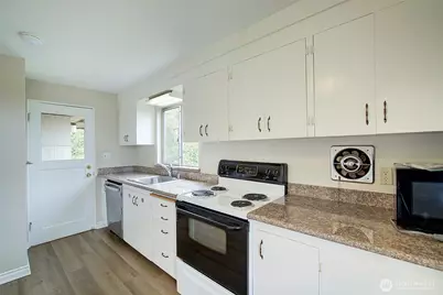 4045 29th Avenue W, Seattle, WA 98199 - Photo 11