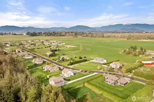 10916 Bay Meadows Ln, Burlington, WA 98233 - Photo 37