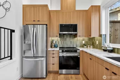 11738 -B 23rd Avenue NE, Seattle, WA 98125 - Photo 9