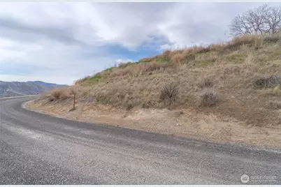 3203 10th Street SE, East Wenatchee, WA 98802 - Photo 9