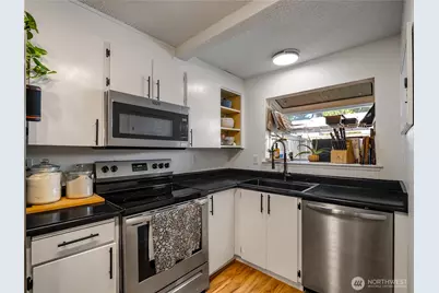 5531 Bridgeport Way W #B, University Place, WA 98467 - Photo 3