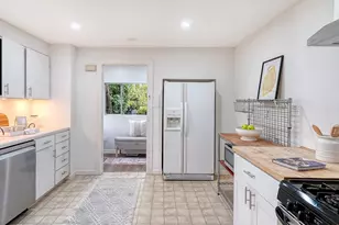 2337 NE 86th St, Seattle, WA 98115 - Photo 9