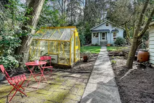 2337 NE 86th St, Seattle, WA 98115 - Photo 3