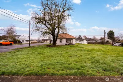 421 Davidson Avenue, Woodland, WA 98674 - Photo 9