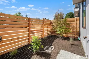 8833 B Wallingford Ave N, Seattle, WA 98103 - Photo 17