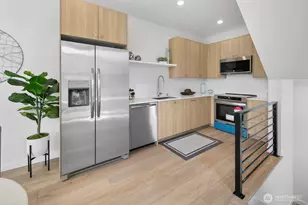 8833 B Wallingford Ave N, Seattle, WA 98103 - Photo 7