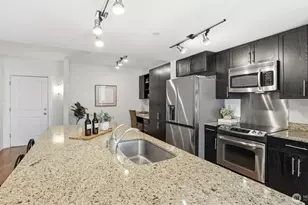 699 John St, Seattle, WA 98109 - Photo 5