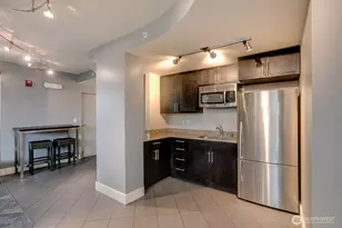 699 John St, Seattle, WA 98109 - Photo 37