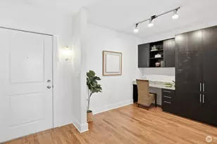 699 John St, Seattle, WA 98109 - Photo 9