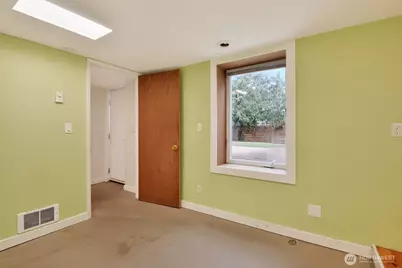 6522 38th Avenue NE, Seattle, WA 98115 - Photo 9