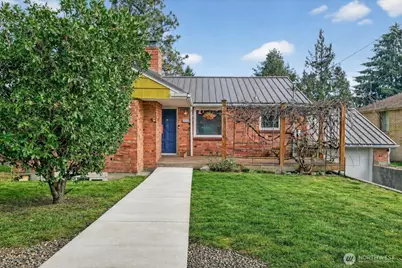 6522 38th Avenue NE, Seattle, WA 98115 - Photo 1