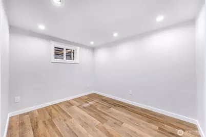 910 W Front Street, Sumas, WA 98295 - Photo 17