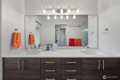 2833 3rd Avenue W, Seattle, WA 98119 - Photo 13