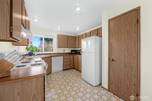 31 Arapaho Pl, Camano Island, WA 98282 - Photo 9