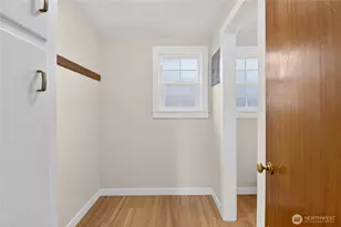 7870 Green Lake Dr N, Seattle, WA 98103 - Photo 13