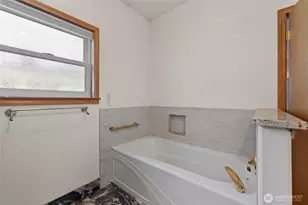 802 NW Krueger St, Coupeville, WA 98239 - Photo 25