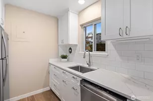 330 W Olympic Pl, Seattle, WA 98119 - Photo 9