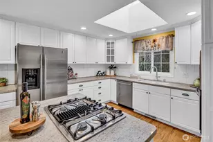 21609 NE 4th St, Sammamish, WA 98074 - Photo 13