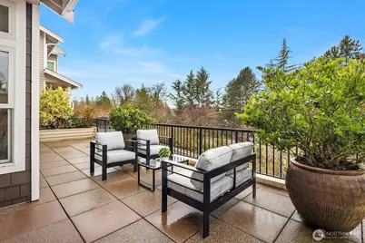 4020 Lake Washington Boulevard SE, Bellevue, WA 98006 - Photo 3