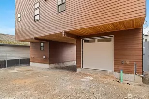 1136 B NW 57th St, Seattle, WA 98107 - Photo 3