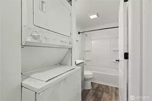 813 Woodford Ave N, Kent, WA 98031 - Photo 13