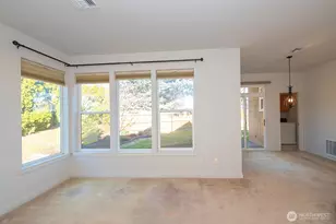 800 SE Parkside Pl, College Place, WA 99324 - Photo 9