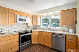 1505 W Beach Rd, Oak Harbor, WA 98277 - Photo 11