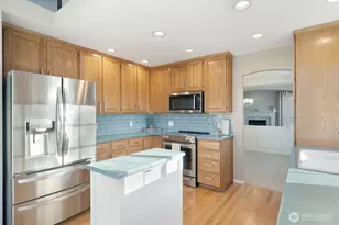 14125 SE 238th Ln, Kent, WA 98042 - Photo 9