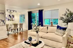 11054 NE 33rd Pl, Bellevue, WA 98004 - Photo 1