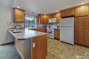 6912 15th Ave SE, Lacey, WA 98503 - Photo 9