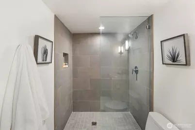 3905 4th Avenue NE #301, Seattle, WA 98105 - Photo 17