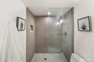 3905 4th Ave NE, Seattle, WA 98105 - Photo 17