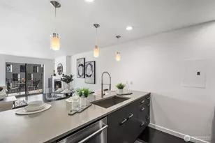 3905 4th Ave NE, Seattle, WA 98105 - Photo 9