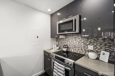 3905 4th Avenue NE #301, Seattle, WA 98105 - Photo 5