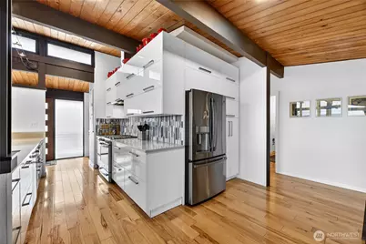 18600 4th Avenue SW, Normandy Park, WA 98166 - Photo 11