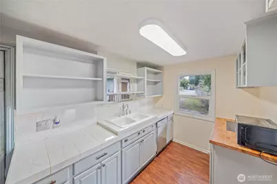 18804 10th Avenue NE, Shoreline, WA 98155 - Photo 3