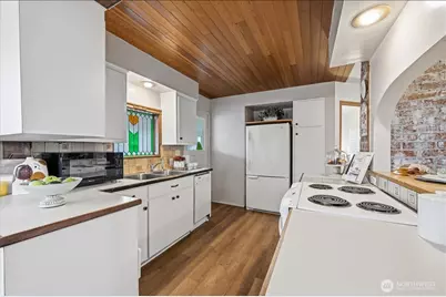 203 17th Street NW, Puyallup, WA 98371 - Photo 9