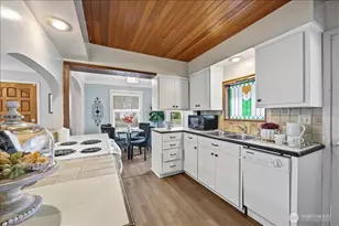 203 17th St NW, Puyallup, WA 98371 - Photo 11