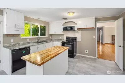 8415 Mt Tacoma Drive SW, Lakewood, WA 98498 - Photo 11