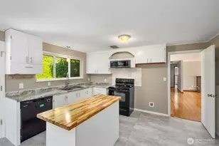 8415 Mt Tacoma Dr SW, Lakewood, WA 98498 - Photo 11