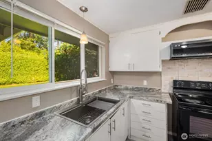 8415 Mt Tacoma Dr SW, Lakewood, WA 98498 - Photo 17