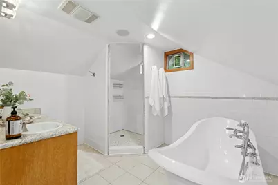 12506 Holmes Point Drive NE, Kirkland, WA 98034 - Photo 17